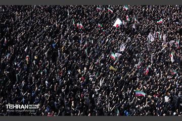 اجتماع مردم تهران در پی شهادت رهبر انقلاب - 1 38