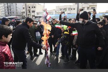 راهپیمایی ۲۲ بهمن در تهران -۱ 7