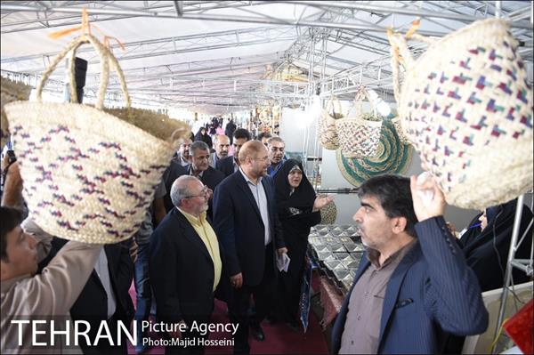 بازدید شهردار تهران از بازارچه مردم خرمشهر در کنار باغ موزه دفاع مقدس 14
