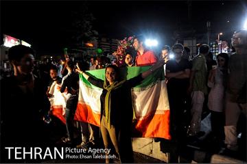 شادی مردم تهران پس از صعود تیم ملی فوتبال به جام جهانی 19