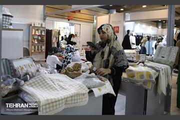 بیست و یکمین نمایشگاه زنان و تولید ملی 50