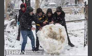 بارش برف در میدان نبوت (هفت حوض) 33