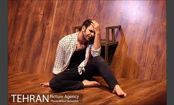 نمایش ... و چند داستان دیگر‎ 5