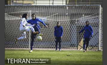 دیدار فوتبال زنان بین ذوب آهن و البرز 17