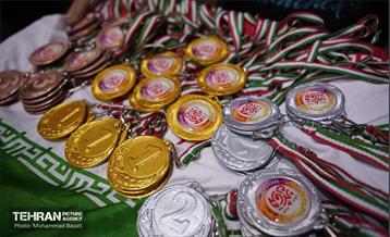 آیین اختتامیه مسابقات ورزشی قهرمانان مناطق پهنه جنوب شهر تهران در منطقه 20 9