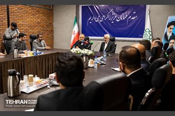 دیدار شهردار تهران با تولیت آستان علوی