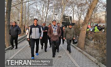 حضور پیروز حناچی در برنامه دوچرخه سواری روز هوای پاک در بوستان لاله 5