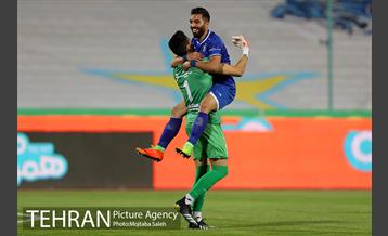 دیدار تیم های فوتبال استقلال تهران و ذوب آهن اصفهان 12