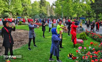 زنگ تحرک در بوستان ملت 12