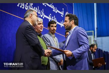 آیین رونمایی از تاکسی‌ون‌های جدید شهرداری تهران 18