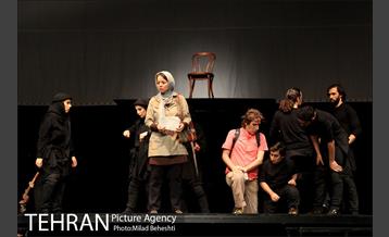 نمایش مجلس ضربت خوردن‎ 6