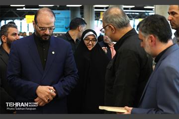 بازدید شهردار تهران از رویداد "اردی‌بهشت کتاب" 19