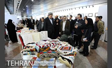 بازدید شهردار تهران از نمایشگاه دستاوردهاى هنرى زنان هنرمند داراى معلولیت 7