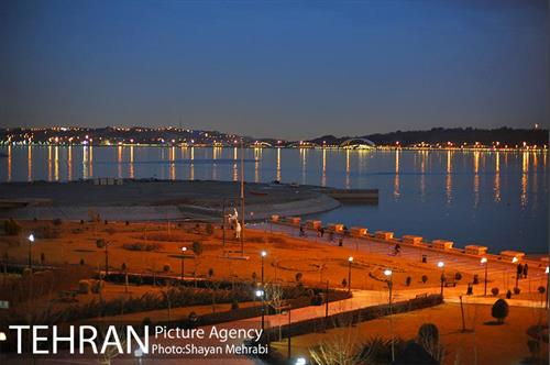 شب دریاچه شهدای خلیج فارس (دریاچه چیتگر) 1