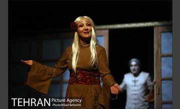 نمایش افسون معبد سوخته‎ 17