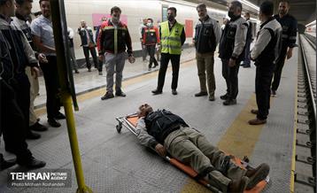 مانور عملیاتی دیریل قطار و تخلیه اضطراری مسافری