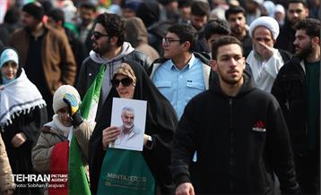 راهپیمایی ۲۲ بهمن در تهران - ۱ 19