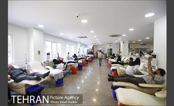 بازدید شهردار تهران  از اداره کل انتقال خون استان تهران 25