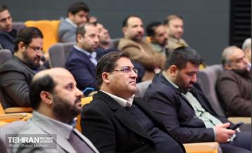 آیین تجلیل از برگزیدگان مناطق 22 گانه 42