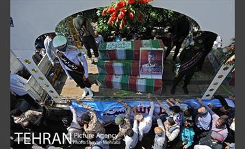 مراسم تشییع پیکرهای مطهر ۱۵۰ شهید تازه‌ تفحص‌ شده دفاع مقدس 33