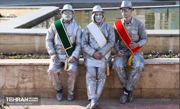 ویژه برنامه گروه نسل جدید در میدان ونک 4