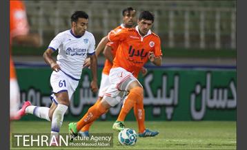 دیدار سایپا و گسترش فولاد در لیگ برتر فوتبال 22
