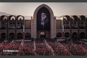 مراسم اقامه نماز بر پیکر آقای شهید ایران 30