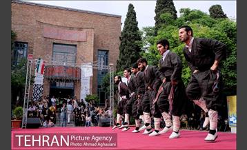 "رقص کردی" در جشن خانه تئاتر 5
