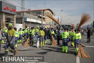 خدمات شهرداری تهران در پایان راهپیمایی ۲۲ بهمن-2 13