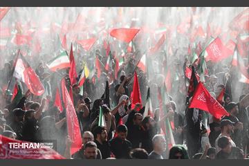 اقامه نماز بر پیکر آقای شهید ایران - 1 65