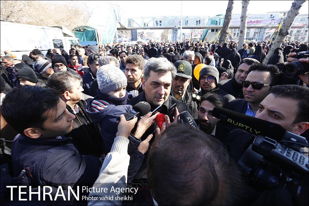 حضور شهردار تهران در راهپیمایی یوم الله 22 بهمن 5