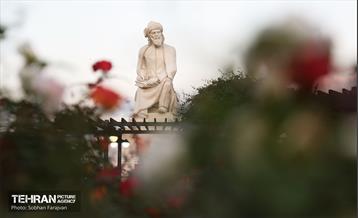 رونمایی از تندیس مولانا در میدان محمدیه 33