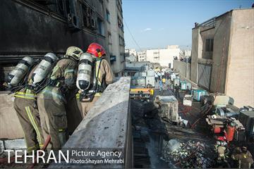 آتش سوزی پاساژ مهستان-2 32