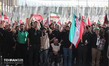 اقامه نماز بر پیکر آقای شهید ایران - 1 64