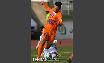 دیدار تیم های فوتبال سایپا تهران و ذوب آهن اصفهان