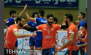 دیدار تیم های والیبال پیکان و سایپا 4