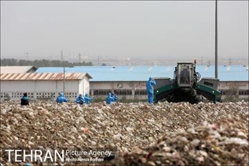بازدید خبرنگاران از مجتمع پردازش و بازیافت زباله آرادکوه 9