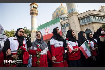 استقبال از خانواده شهدای غزه در میدان فلسطین تهران 32