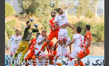 دیدار تیم‌های سایپا و پرسپولیس در لیگ برتر فوتبال ایران 21