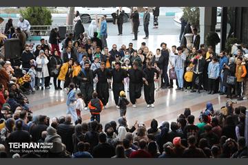 برج میلاد در ایام نوروز قرآنی 35