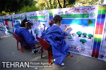 جشنواره طولانی ترین نقاشی کودکان 10