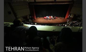 نقد فیلم زیر سقف دودی در فرهنگسرای ارسباران‎ 9