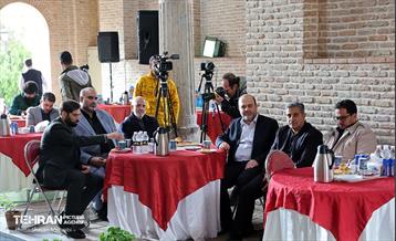 رونمایی از سردیس چهره‌های ماندگار در شهر تهران 15