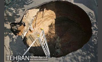 ریزش بخشی از خیابان پیامبر اتوبان ستاری 2