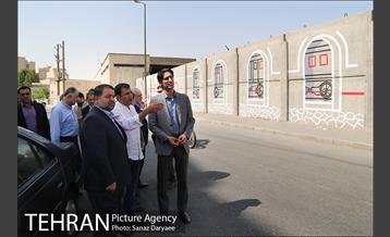 بازدید اعضا شورای شهر از دیوارنگاری جدار مترو خزانه 4