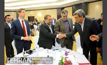 اجلاس معرفی فرصت های سرمایه گذاری شهر تهران با حضور شهردار تهران 18