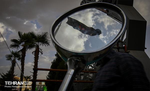 اهتزاز اَبَر پرچم متبرک ابا عبدالله حسین(ع) 34