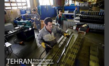 بازدید معاون اول رئیس جمهور به همراه شهردار تهران از کارخانه واگن‌سازی تهران 10