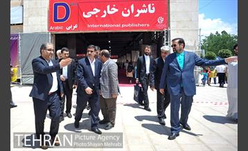 بازدید حسینی مکارم سرپرست شهرداری تهران ار نمایشگاه کتاب 35