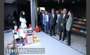 بازدید مهندس افشانی شهردار تهران از مجموعه باغ کتاب 12